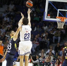 El Real Madrid vence y ya es campeón de la Fase Regular (61-56)