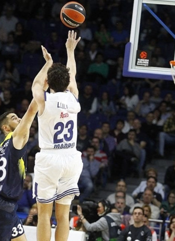El Real Madrid vence y ya es campeón de la Fase Regular (61-56)
