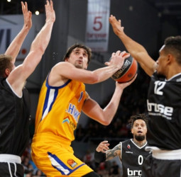 Shved destroza al Brose Baskets (70-74)