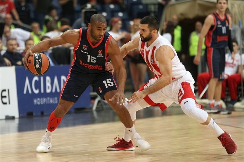 Un Baskonia coral triunfa en el infierno de Belgrado (81-85)