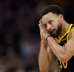 Los Warriors superan a los Celtics en la prórroga