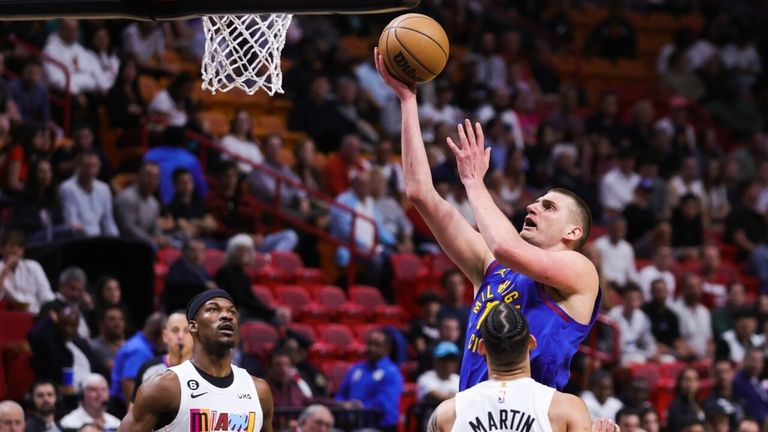 Un vistazo a la noche NBA