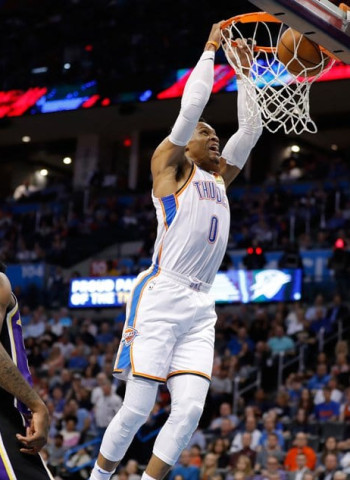 Westbrook realiza un brutal triple-doble, y los Warriors se imponen sin problemas ante los Nuggets