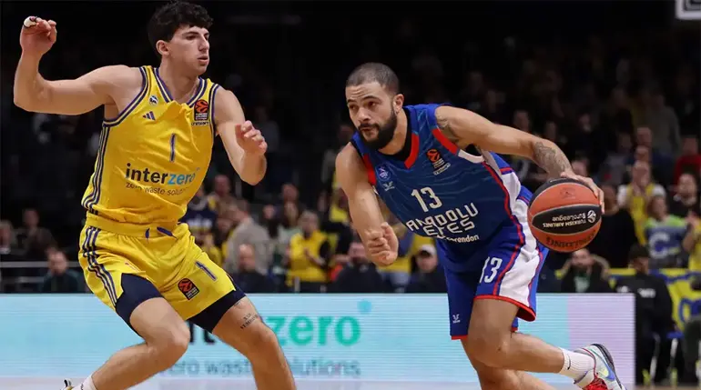 El Anadolu Efes domina en Berlín, 70-86