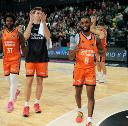 El Valencia Basket remonta y gana en Bilbao, 98-103