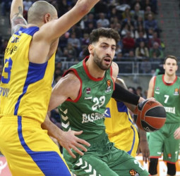 Tornike Shengelia entrena con los Angeles Clippers