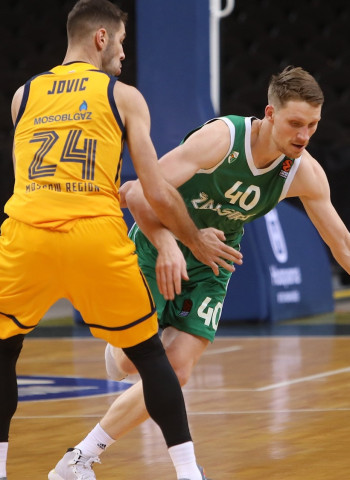 Lauvergne lidera la contundente victoria del Zalgiris sobre el Khimki (102-75)