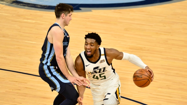 Los Utah Jazz se colocan a una victoria de la segunda ronda (113-120) [3-1]
