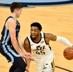 Los Utah Jazz se colocan a una victoria de la segunda ronda (113-120) [3-1]