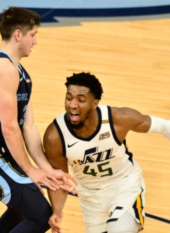 Los Utah Jazz se colocan a una victoria de la segunda ronda (113-120) [3-1]
