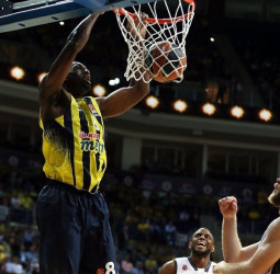 La Virtus Bolonia intenta el fichaje de Ekpe Udoh