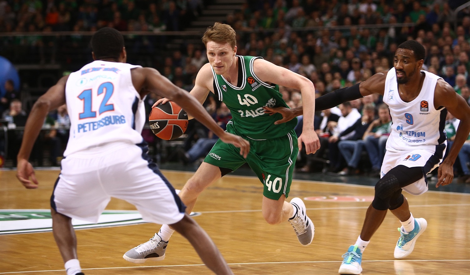 Un cambio múltiple de jugadores podría enviar a Marius Grigonis al Barcelona