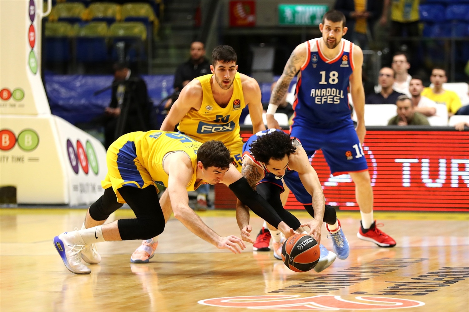 El Maccabi vence al hasta hoy intratable líder, Anadolu Efes (77-75)