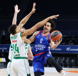 El Efes supera al Zalgiris y suma siete victoria consecutiva (89-62)