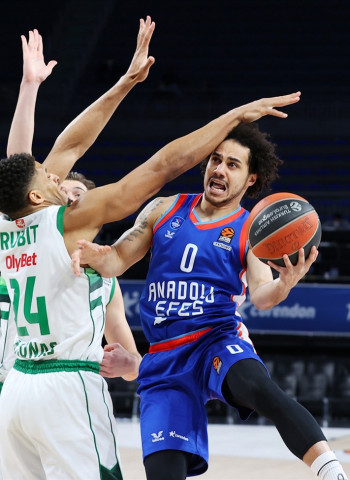 El Efes supera al Zalgiris y suma siete victoria consecutiva (89-62)