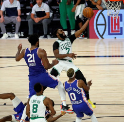 Los Celtics, con paso firme a la segunda ronda (102-94) [3-0]