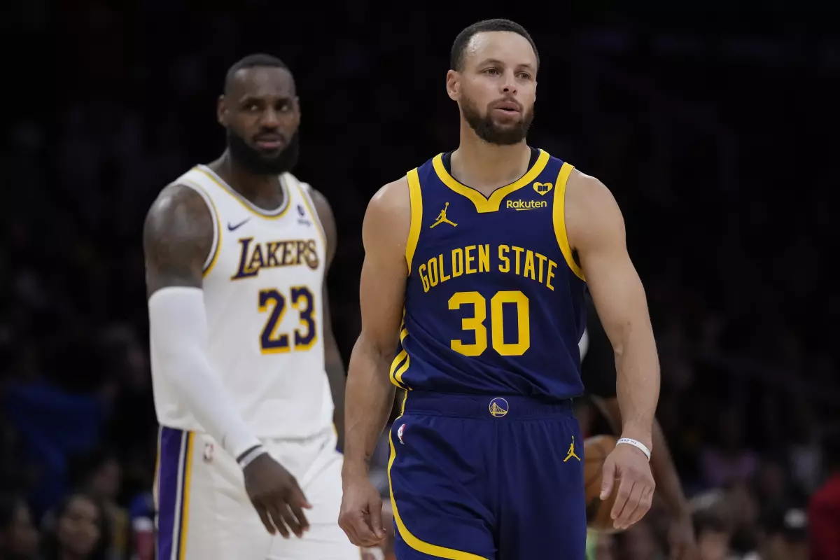 Curry regresa para vencer a los Lakers