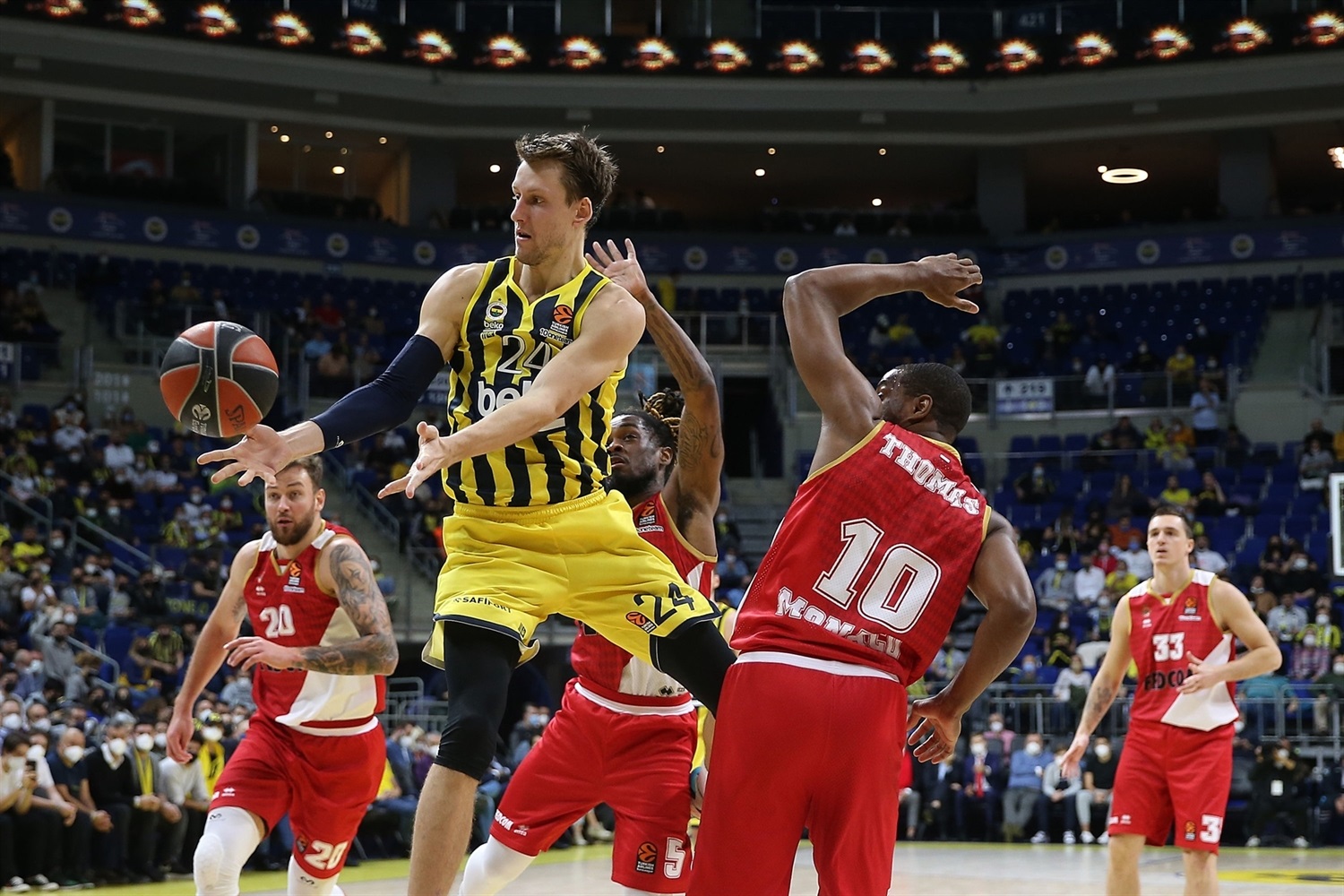 Guduric y Vesely lideran la victoria del Fenerbahce ante el Mónaco (96-86)