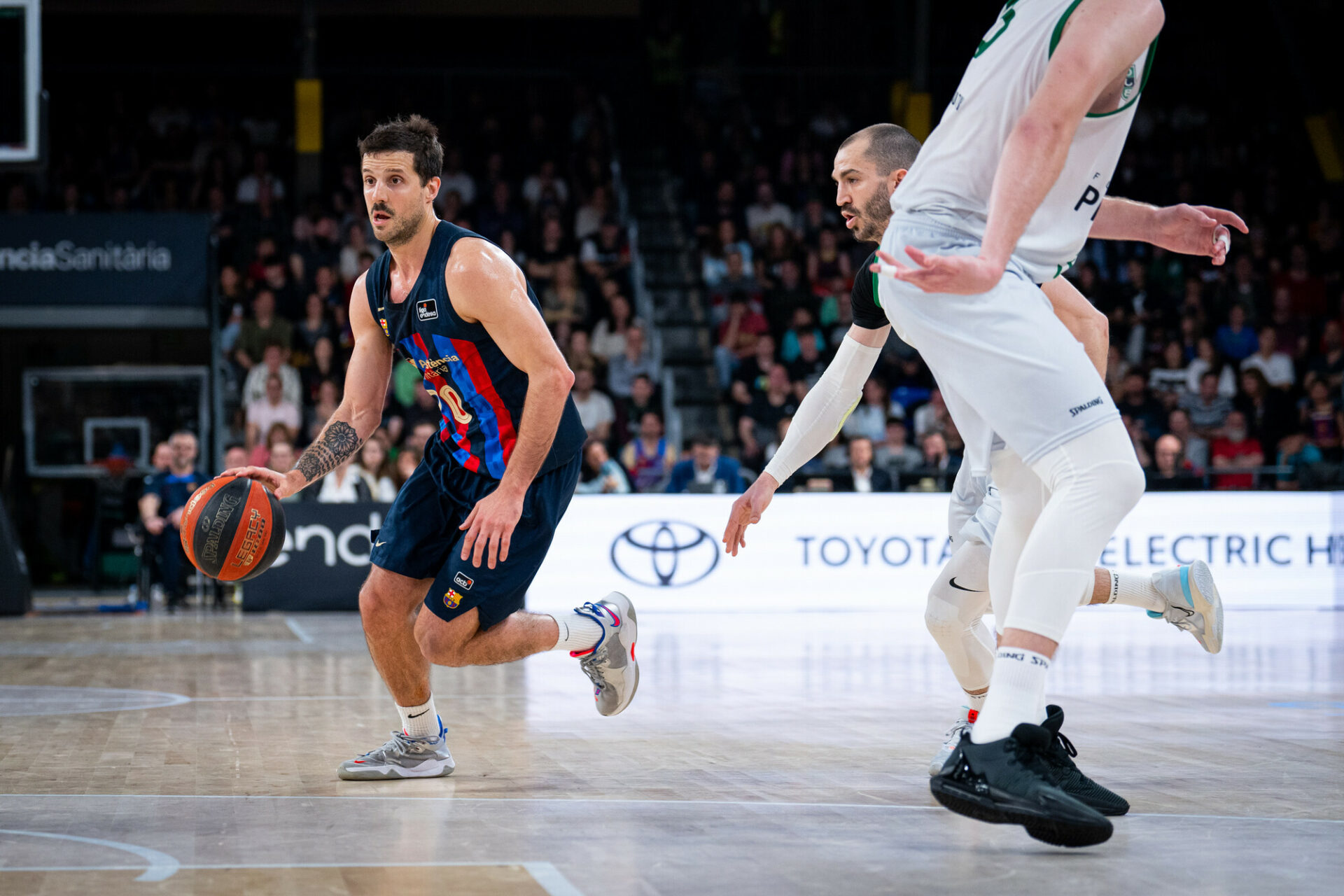 Un sólido Barça derrota a una desacertada Penya (87-71)