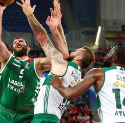 Bourousis, entre Panathinaikos y la NBA