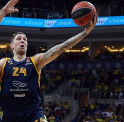 El Panathinaikos tiene en la recámara a Stefan Jovic en caso de que se marche Nick Calathes