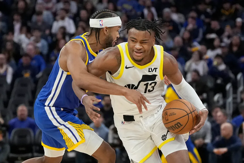 Los Warriors ganan sin Curry, 103-114