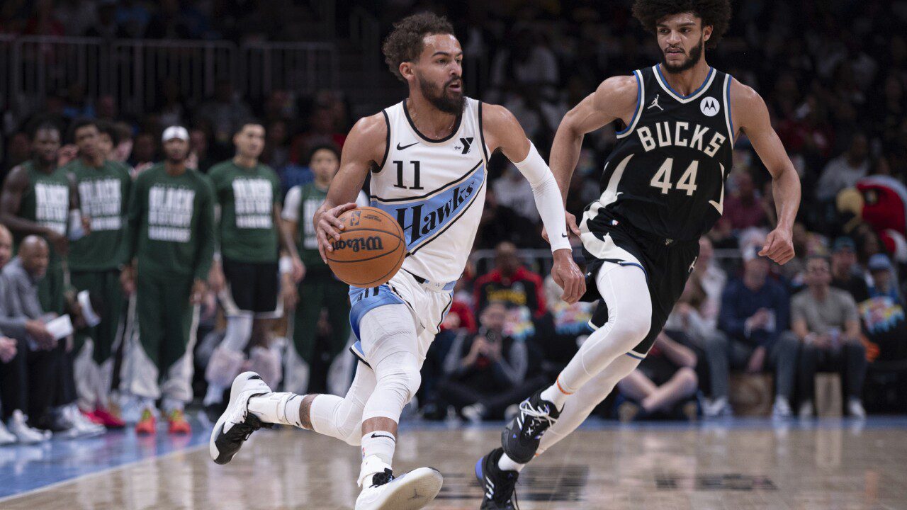 Trae Young sale al rescate de los Atlanta Hawks, 110-115