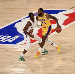 Los Lakers se llevan el ajustado derbi angelino (101-103)