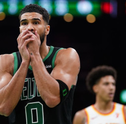 Los Hawks, sin Trae Young, ganan por uno a los Celtics, 117-116