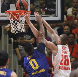 El Barcelona sigue con paso firme (65-73)