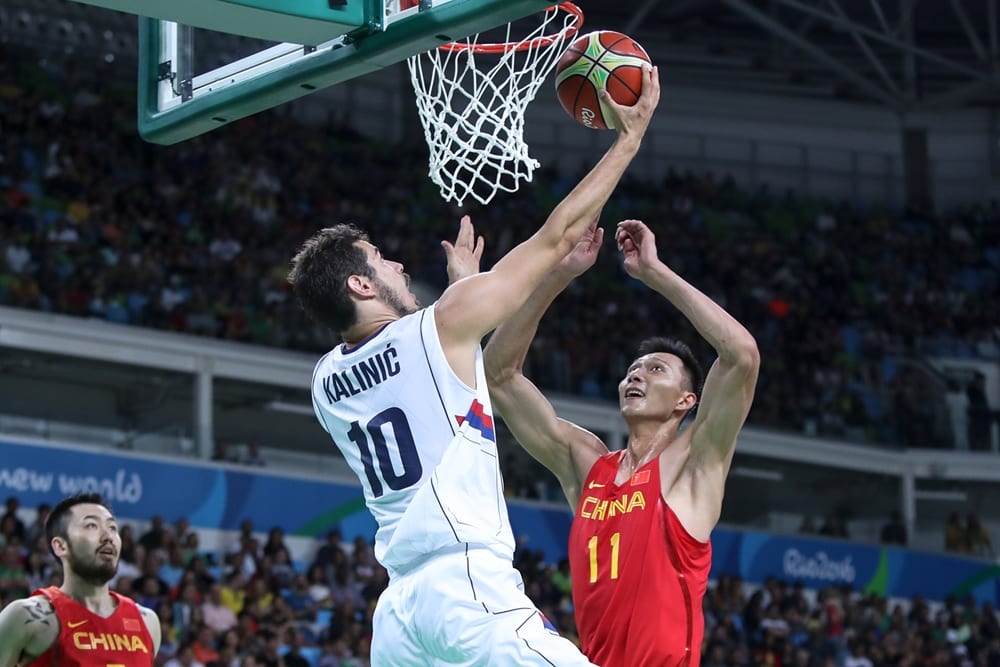 Serbia arrasa a China (94-60)