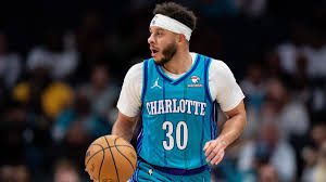 Seth Curry acuerda la renovación con los Charlotte Hornets