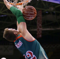 Paso de gigante del Baloncesto Sevilla por la salvación (82-59)