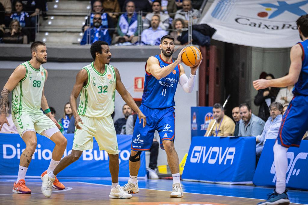 Silbö San Pablo Burgos retoma su camino salvando la presión de sus perseguidores