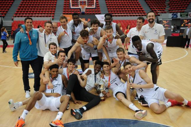 El Real Madrid agranda su dominio en Zaragoza