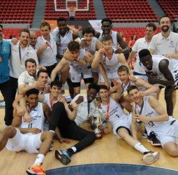 El Real Madrid agranda su dominio en Zaragoza
