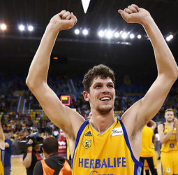 El Herbalife Gran Canaria fuerza el tercer partido (97-70)