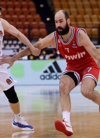 El Olympiacos remonta para vencer al Zenit (75-61)