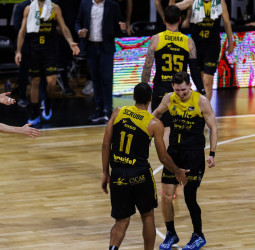 La Laguna Tenerife vuelve a encandilar para ser cabeza de serie (100-80)