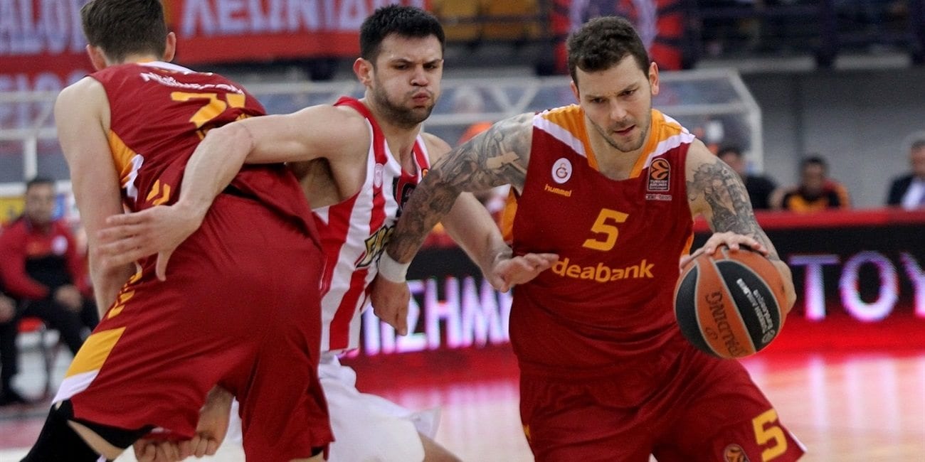 Una mala segunda mitad sentencia al Olympiacos (71-80)