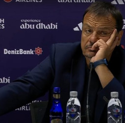 Ergin Ataman lamenta la eliminación del Panathinaikos: “Fueron mejores, especialmente en defensa”