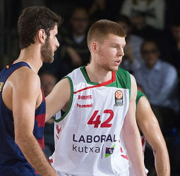El Laboral Kutxa Baskonia anuncia que inscribirá a Davis Bertans