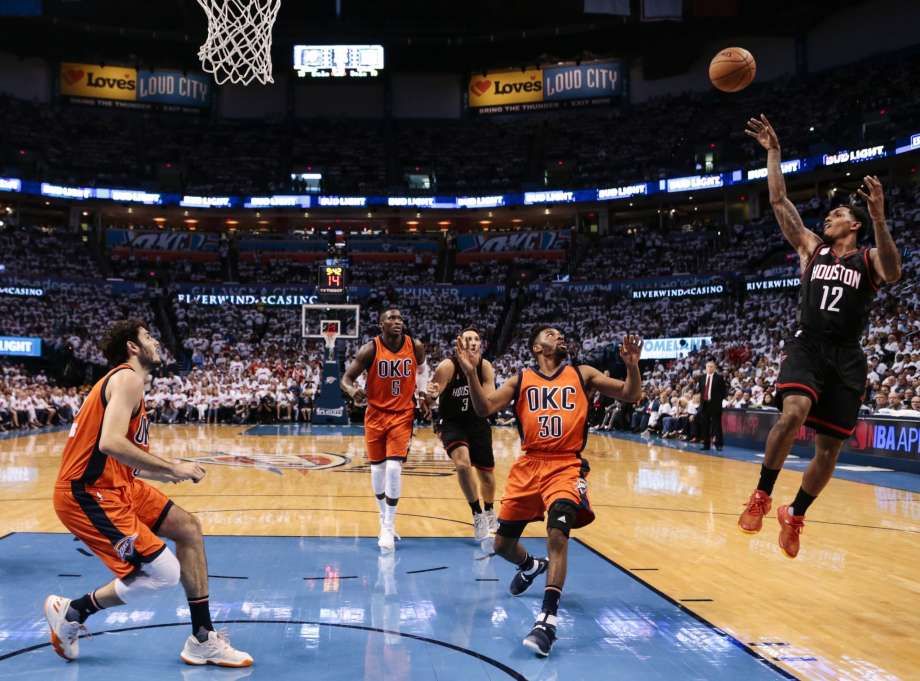 [3-1] A pesar de Westbrook los Houston dejan a Oklahoma al borde de la eliminación (113-109)