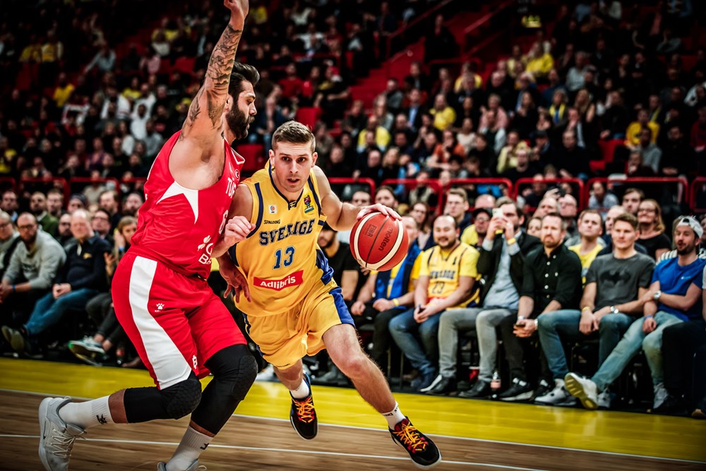 Los jugadores del Monbus Obradoiro, Chris Czerapowicz y Maxime de Zeeuw, regresan lesionados de las Ventanas FIBA