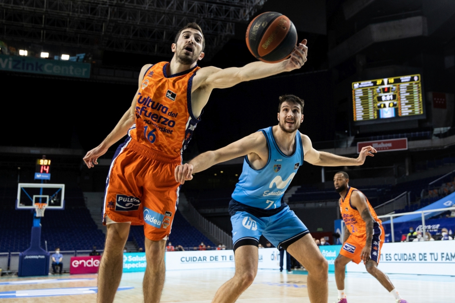 Reacción para sumar la tercera seguida en Liga Endesa en la pista de Movistar Estudiantes (81-86)