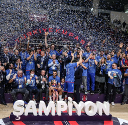Anadolu Efes, campeón de la copa turca