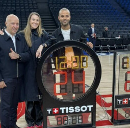 La NBA ha presentado en París su nuevo diseño del reloj de posesión