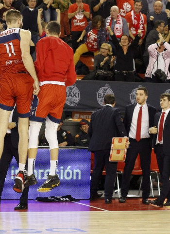 Un triple de Magarity da la victoria al BAXI Manresa (93-92)