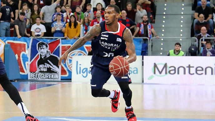 Darius Adams, Jugador de la Jornada 22