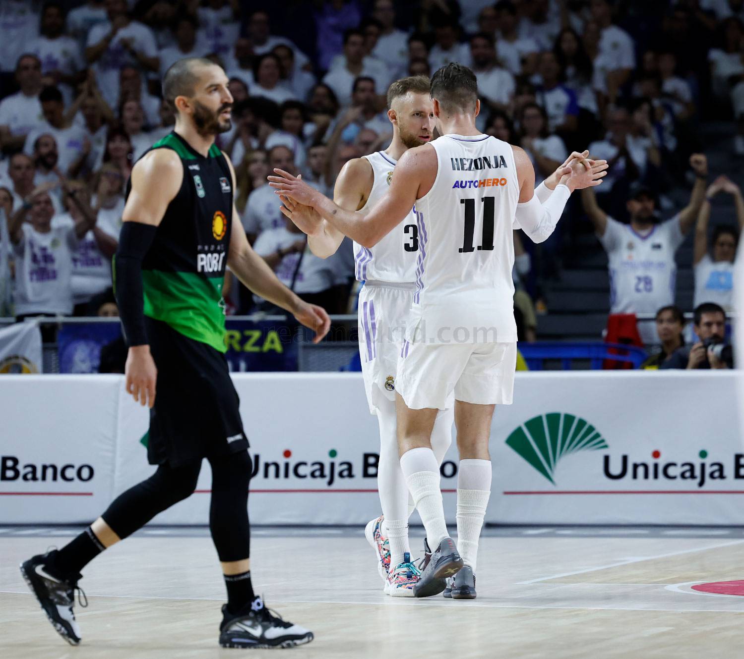 El Madrid remonta al Joventut y sigue invicto (96-79)